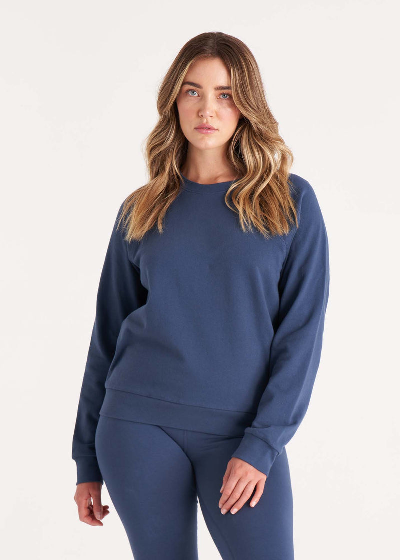 The Raglan Sweatshirt – The Standard Stitch